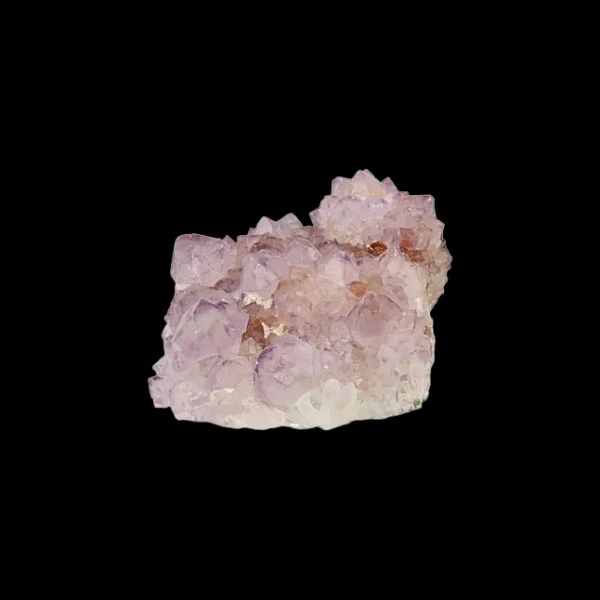 Vue de profil d’une améthyste cactus naturelle du Boekenhoutshoek, couleur violette intense, détails de texture et forme unique.